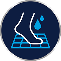 הימנעו מללכת יחפים, במיוחד באזורים ציבוריים רטובים כמו מקלחות או בריכות שחייה.