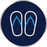 לעולם אל תלכו יחפים במקלחות ציבוריות או מלתחות משותפות. נעלו תמיד כפכפים למקלחת!