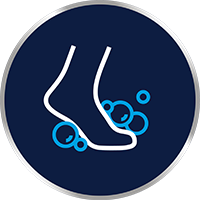 שטפו את כפות הרגליים היטב במים ובסבון עם דרגת חומציות ניטרלית וייבשו אותן ביסודיות. חשוב לשטוף ולייבש במיוחד לאחר עיסוק בספורט או לאחר שנועלים נעליים אטומות מטעמי בטיחות, לדוגמה נעלי עבודה.